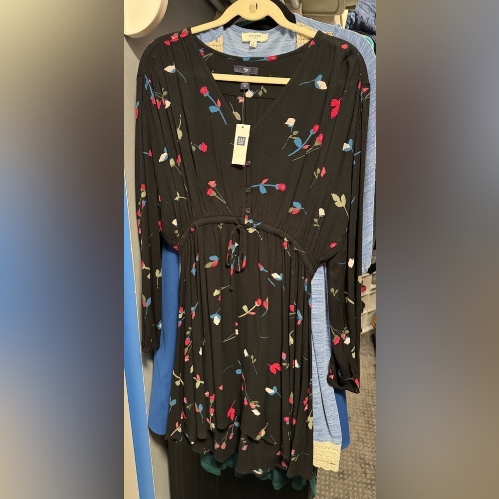 GAP High Low Floral Cinch Dress Black background 100% Rayon/Viscose